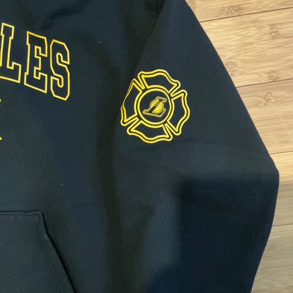 Lakers x LAFD Hoodie - XL - Picture 3 of 7
